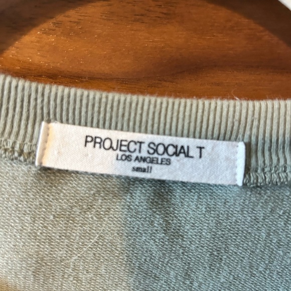 Lt army green sweatshirt, sz small, slits up sides - Picture 3 of 4